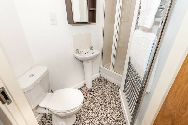 Bouverie Apartment