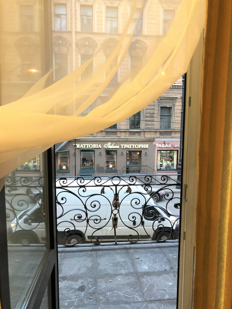 Hotel Grand On Bolshoy