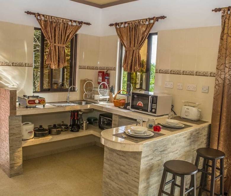 Hotel Les Elles Guesthouse Self Catering