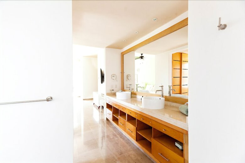 Gran Peninsula 3br Condo By Rmh