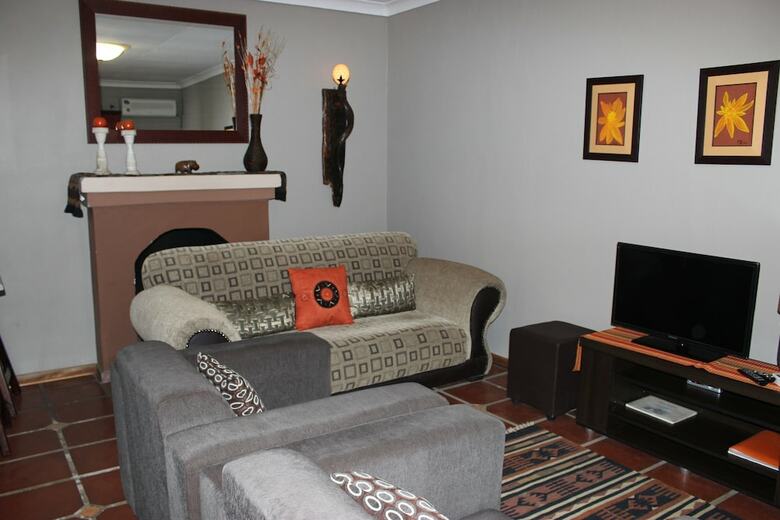 Hotel A Cherry Lane Self Catering And B&B