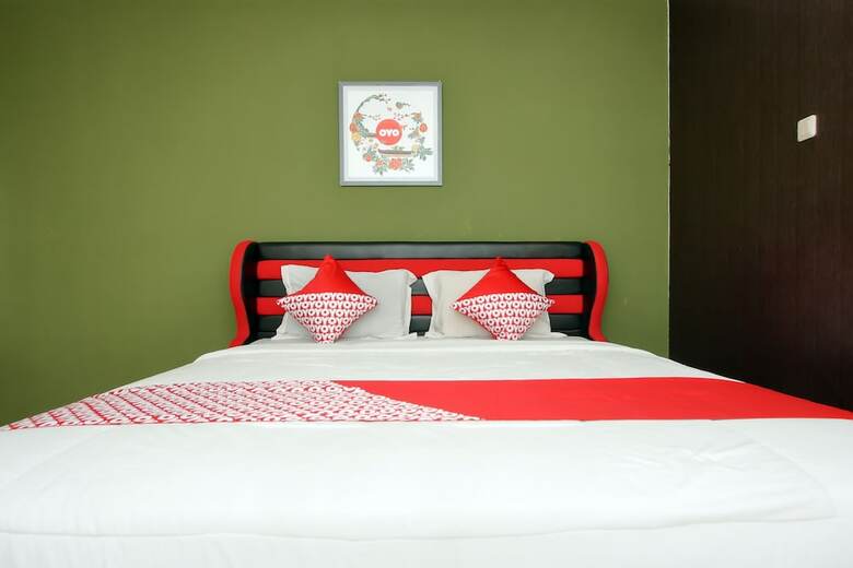Hostal Oyo 933 Wisma Malawen