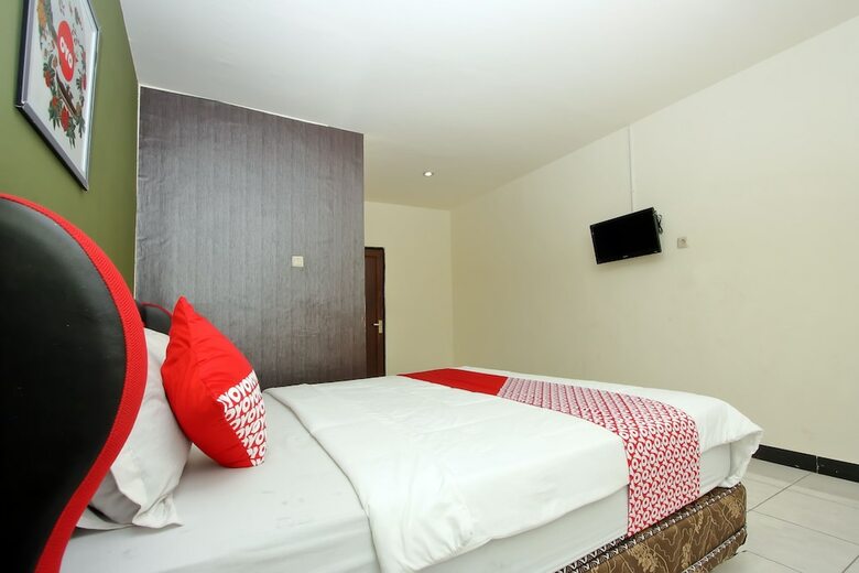 Hostal Oyo 933 Wisma Malawen