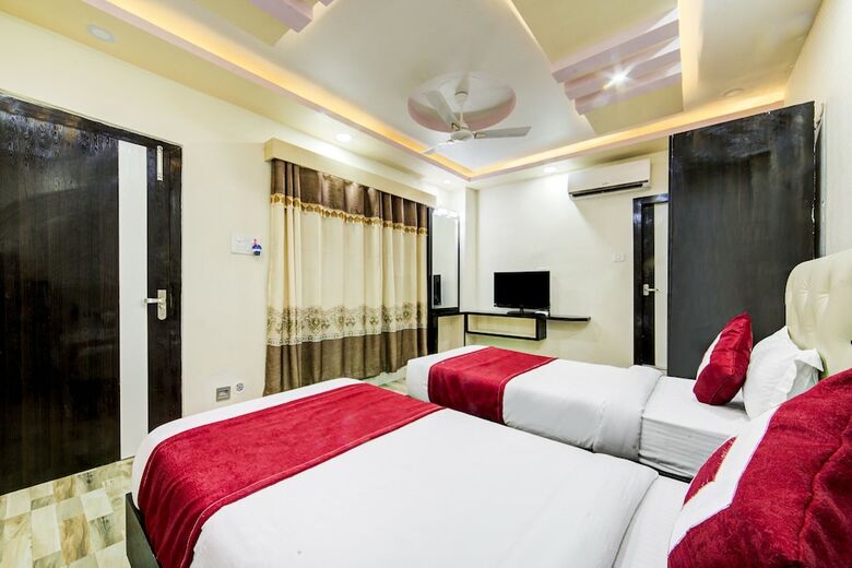 Oyo 475 Hotel Eastern Palace Pvt Ltd