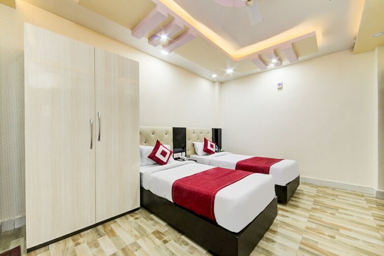 Oyo 475 Hotel Eastern Palace Pvt Ltd