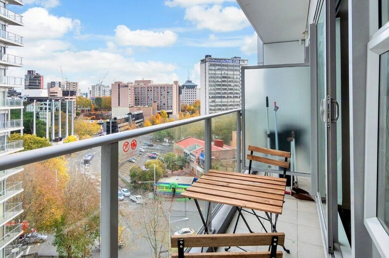 Jht - 2 Brm Apartment, Queen St, Netflix Tv