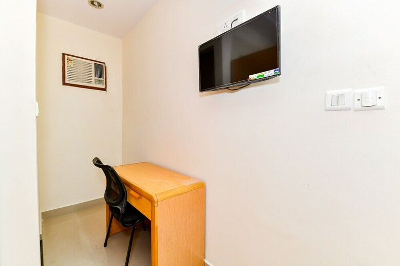 Hotel Oyo Flagship 38119 Tristar Residency