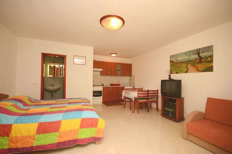 Apartments And Room Mirjana