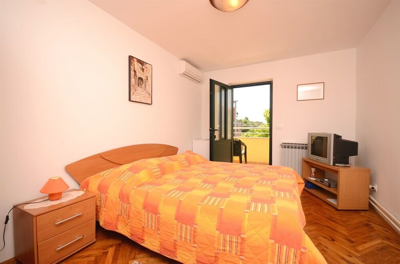 Apartments And Room Mirjana