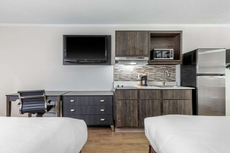 Suburban Extended Stay Hotel At The University