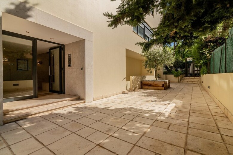 Apartamento Cozy Studio With Balcony, AC And Parking