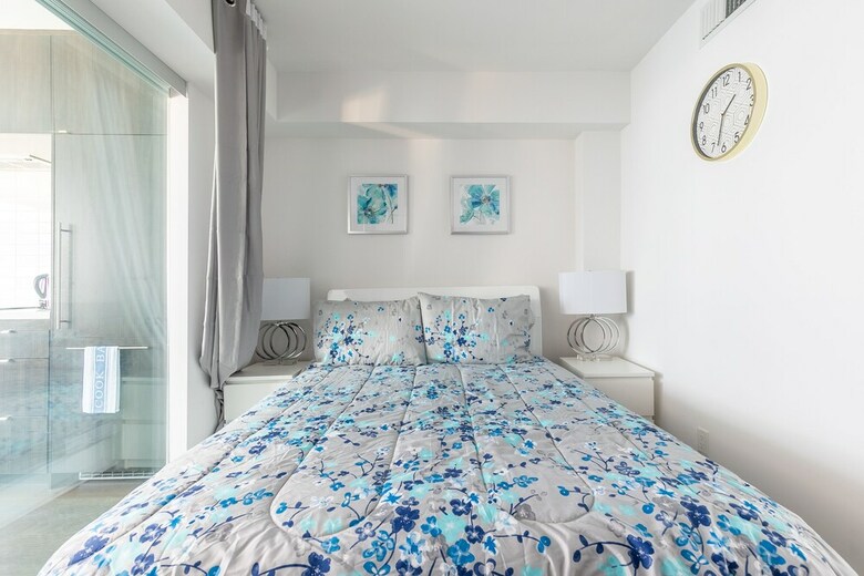 Simply Comfort Charming Yorkville Condos