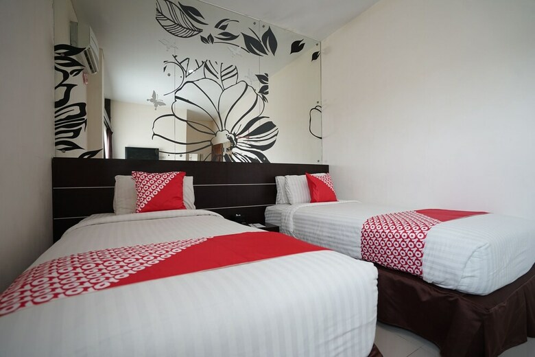 Hostal Oyo 1328 Hotel City