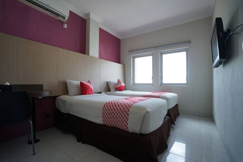 Hostal Oyo 1328 Hotel City