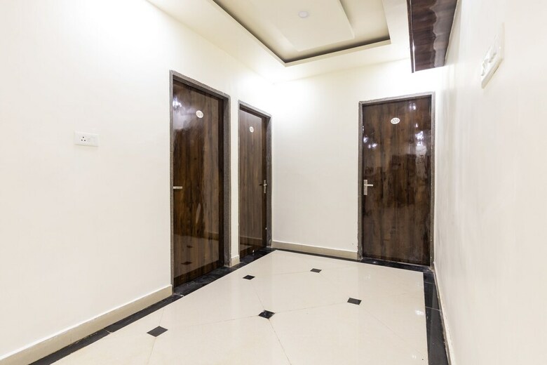 Oyo 39426 Hotel Lotus