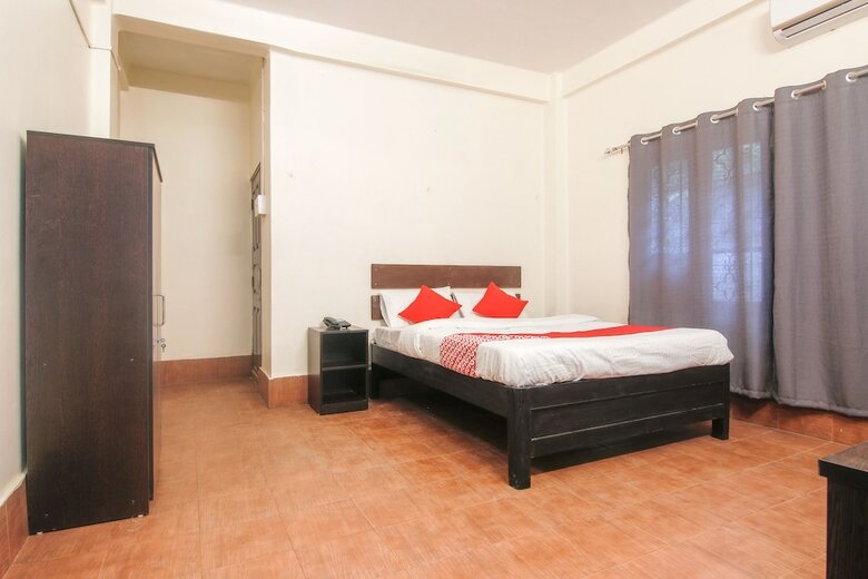 Hotel Oyo 22421 Indiraj