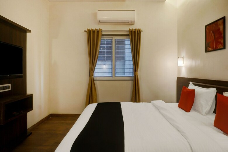 Hotel Capital O 38128 Omkar Executive