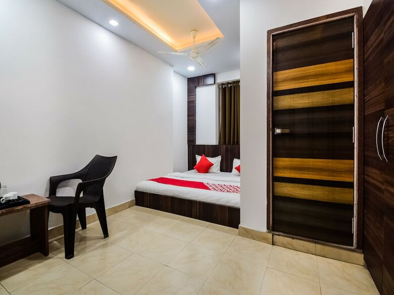 Hotel Oyo 29111 Tak International