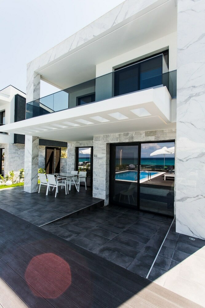 Hotel Crystal Villas & Suites