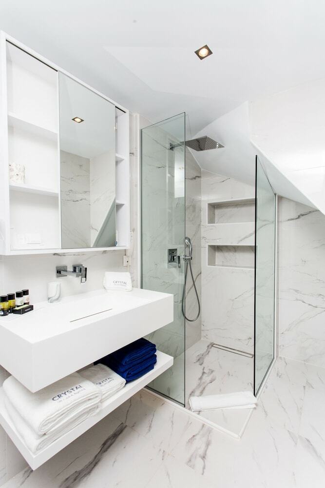 Hotel Crystal Villas & Suites