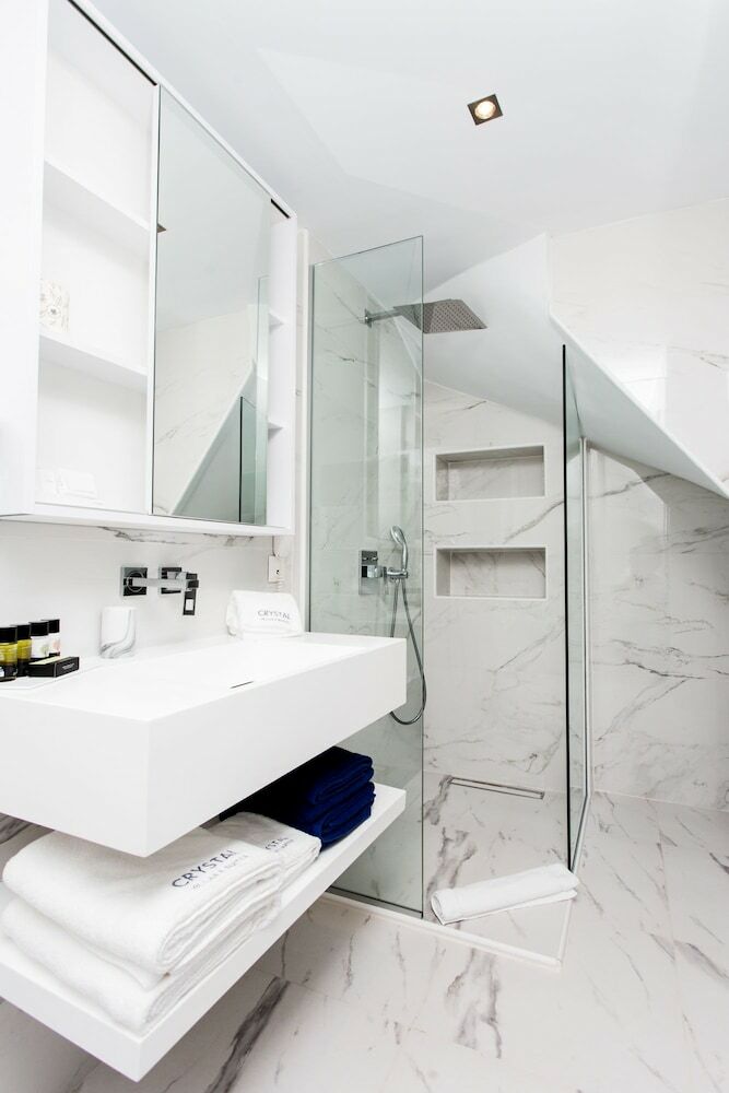 Hotel Crystal Villas & Suites