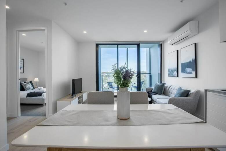 Elegant Apartment At Parkville