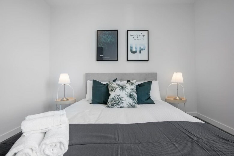 Elegant Apartment At Parkville