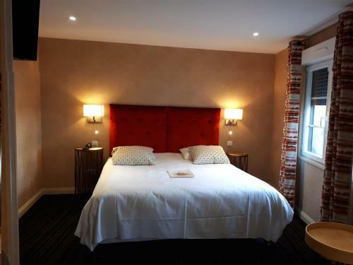 Hotel Les Hauts de Montreuil / Le Patio