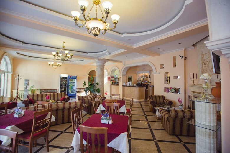 Hotel Grace Nairi