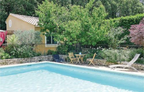 Holiday Home Eyragues Chemin de L'arenier II