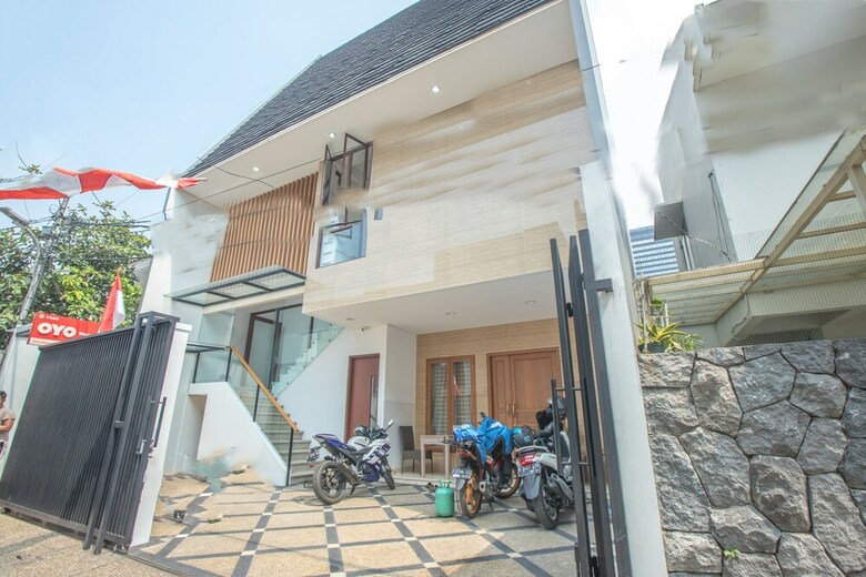 Hostal Oyo 1496 Weleri 07