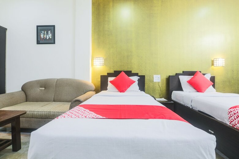 Hotel Oyo 24696 Green Point