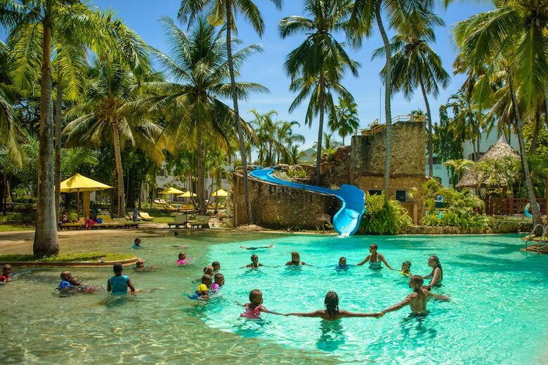 Hotel Sarova Whitesands Beach Resort & Spa