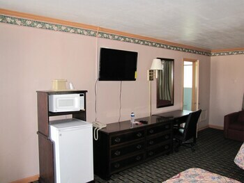 Hotel Deluxe Inn - Swainsboro