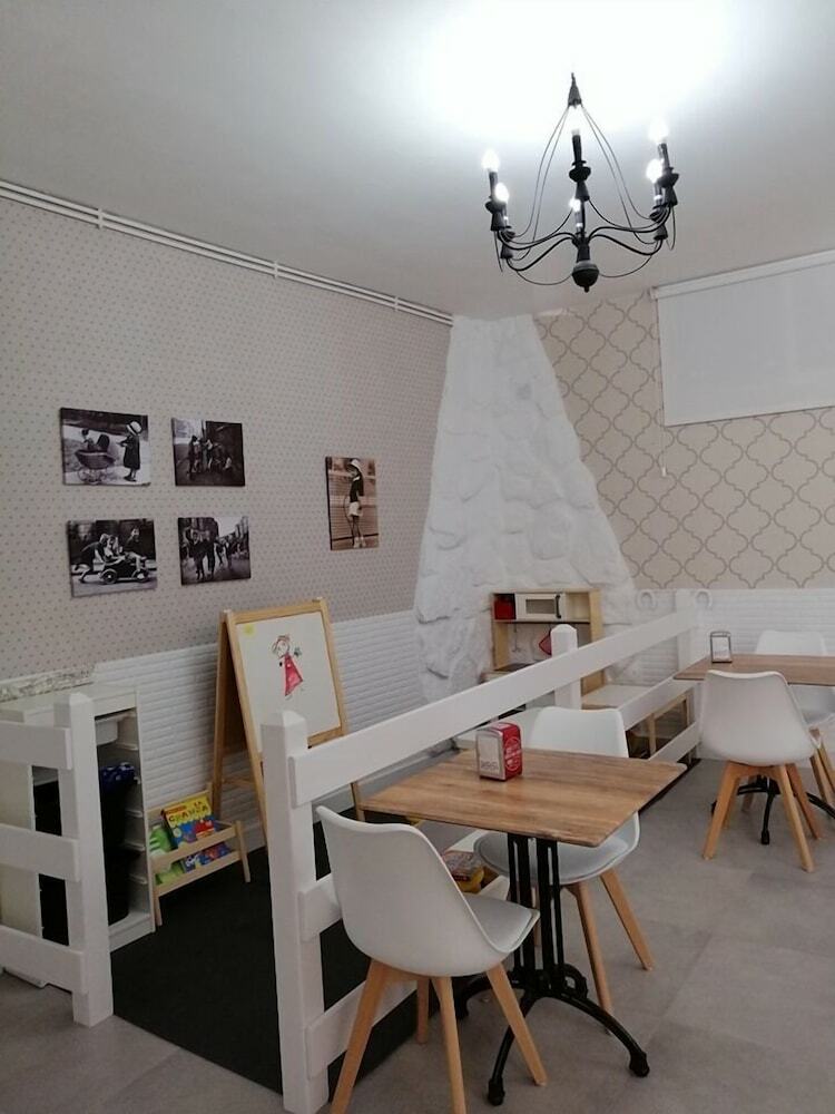 Hostal Hostel Albergue O Mes�n