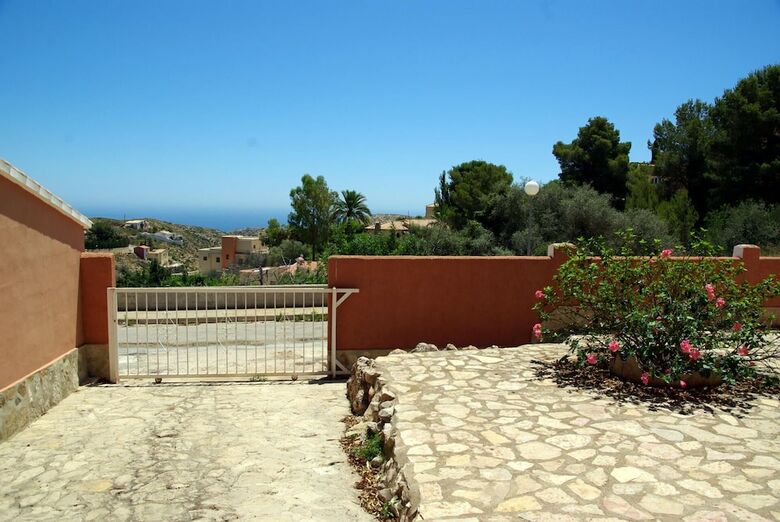 Casa June
