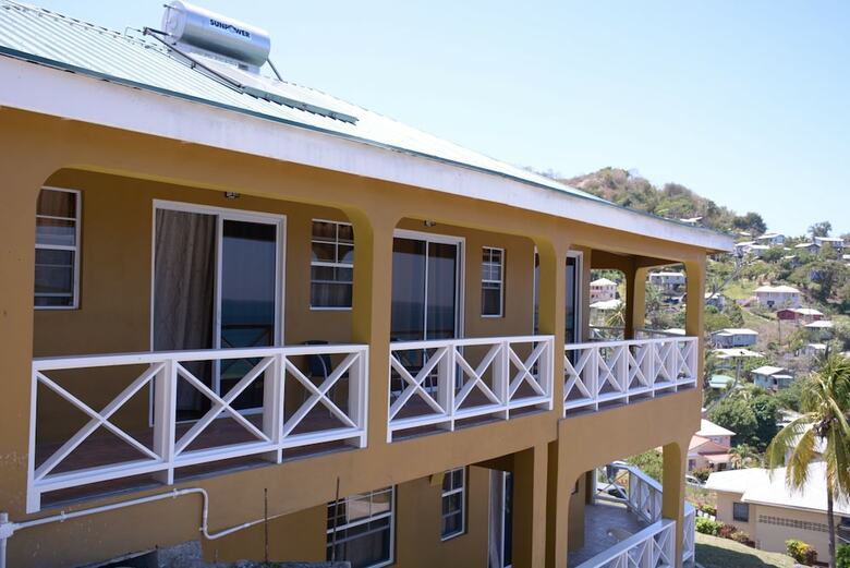 Hillview Apartments