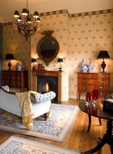 Hostal Brugsche Suites - Luxury Guesthouse