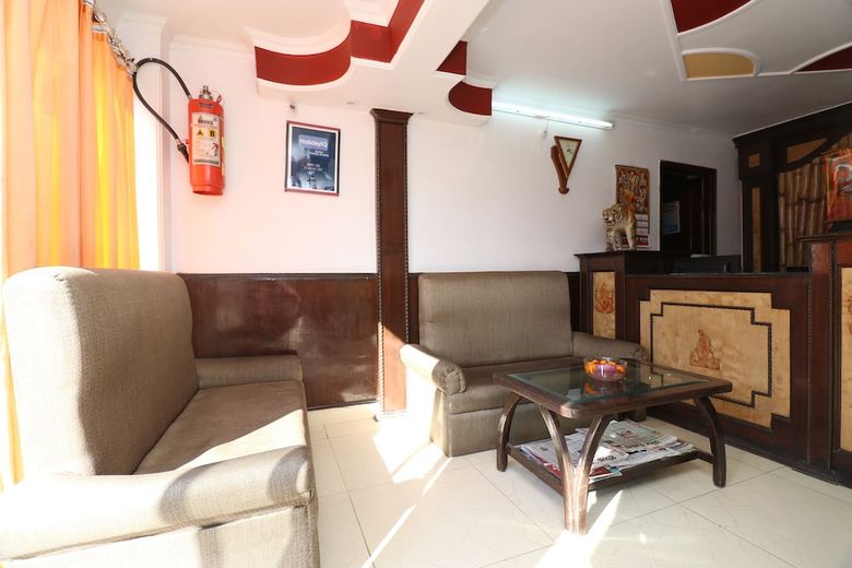 Hotel Oyo 27612 Maitri Holiday Home