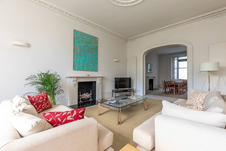 Apartamentos Gorgeous 2-bed Flat In Kensington