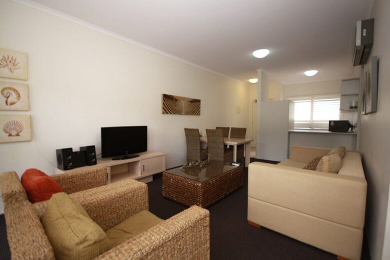Pacific Blue Apartment 336, 265 Sandy Point Road