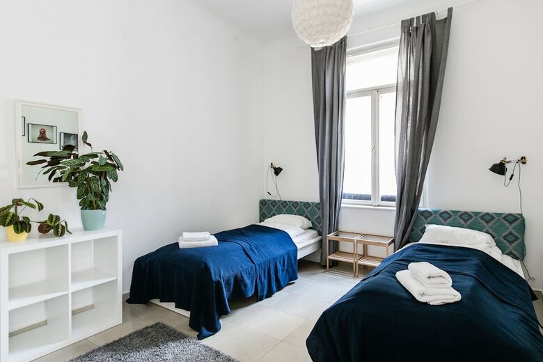 Revay 2 Apartment