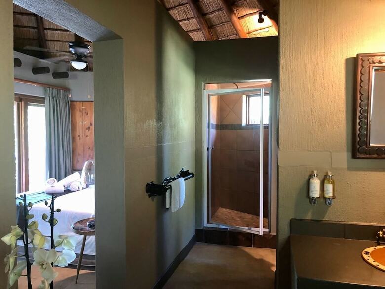 Posada Emhosheni River Lodge