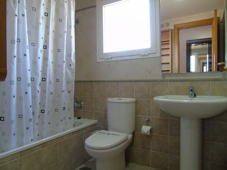 A&n Baviera Luxury - Three Bedroom Apartment, Sleeps 6