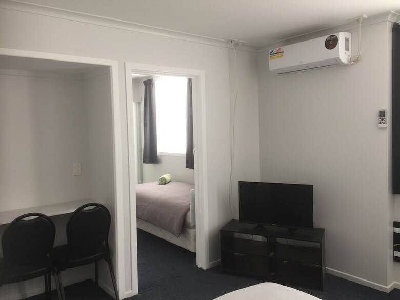 Hostal Kawerau Hotel
