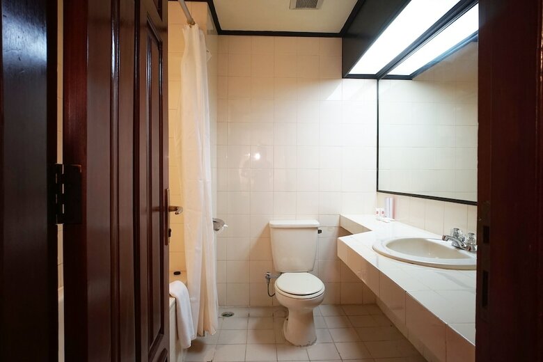 Capital O 1735 Adika Bahtera Hotel