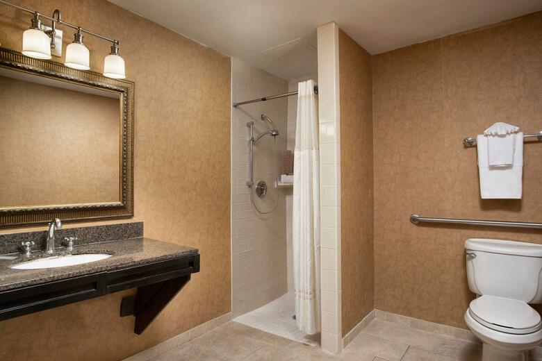 Doubletree Hotel Memphis Downtown