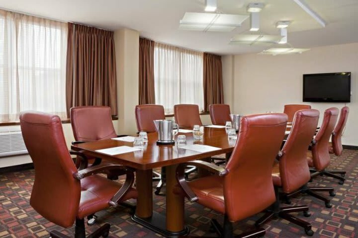 Doubletree Hotel Memphis Downtown