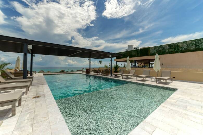 Aparthotel Singular Joy Vacation Rentals