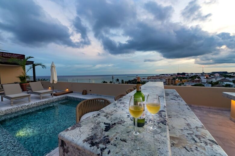 Aparthotel Singular Joy Vacation Rentals